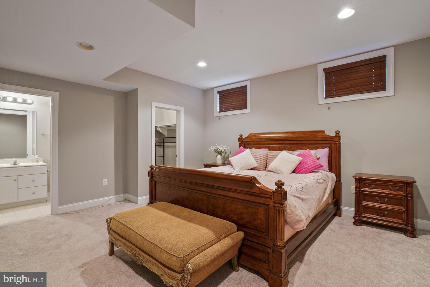 2960 TROUSSEAU LN, OAKTON, Virginia 22124, 5 Bedrooms Bedrooms, ,4 BathroomsBathrooms,Residential,For sale,2960 TROUSSEAU LN,VAFX2235672 MLS # VAFX2235672