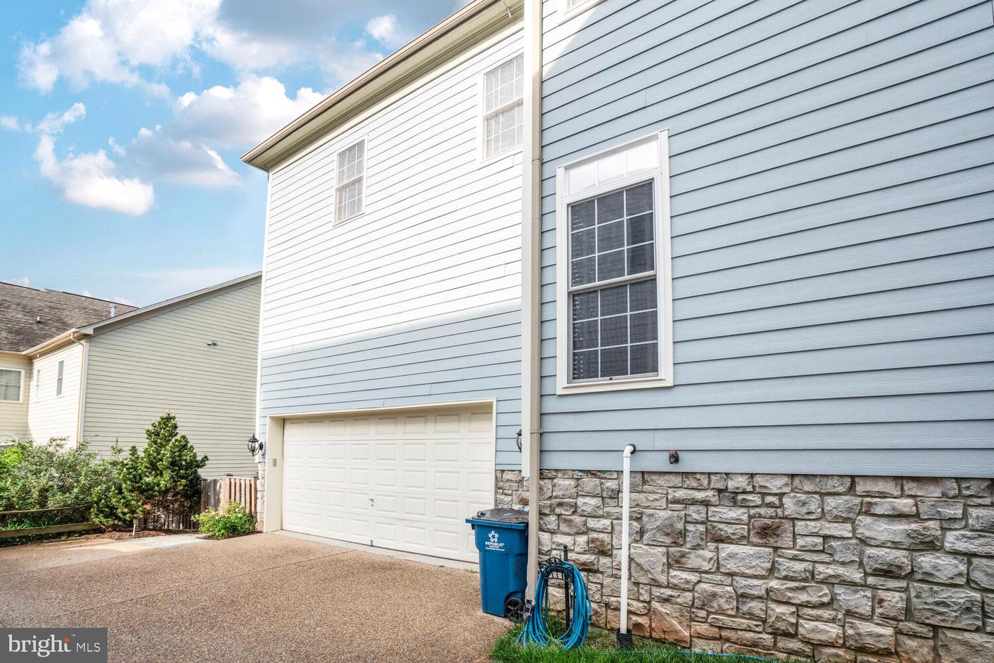 2960 TROUSSEAU LN, OAKTON, Virginia 22124, 5 Bedrooms Bedrooms, ,4 BathroomsBathrooms,Residential,For sale,2960 TROUSSEAU LN,VAFX2235672 MLS # VAFX2235672
