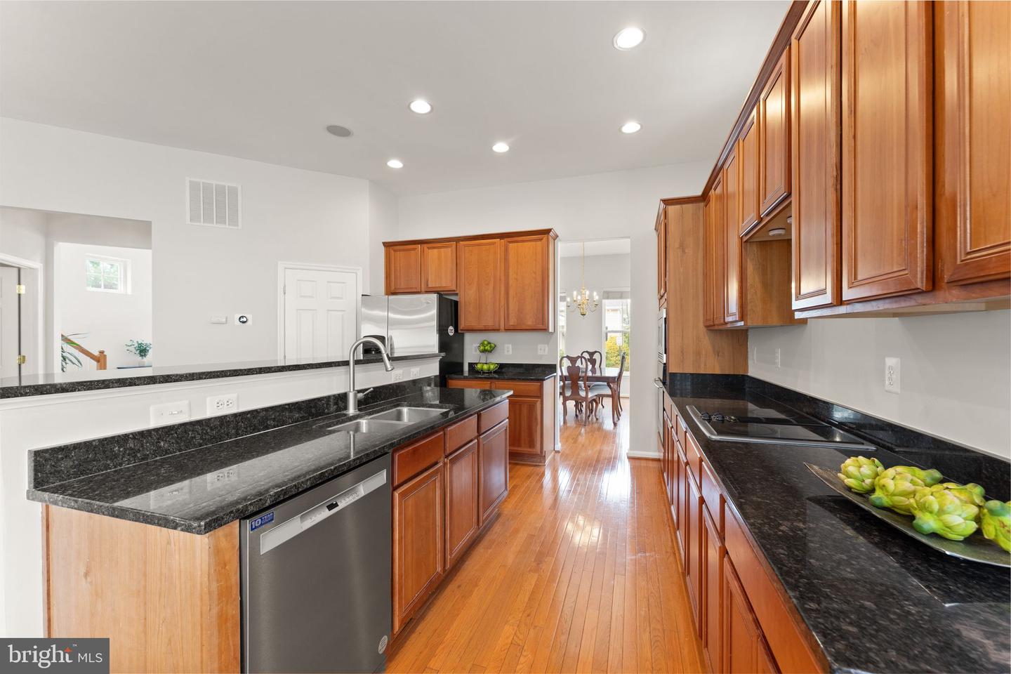 17435 LETHRIDGE CIR, ROUND HILL, Virginia 20141, 5 Bedrooms Bedrooms, ,4 BathroomsBathrooms,Residential,For sale,17435 LETHRIDGE CIR,VALO2094480 MLS # VALO2094480