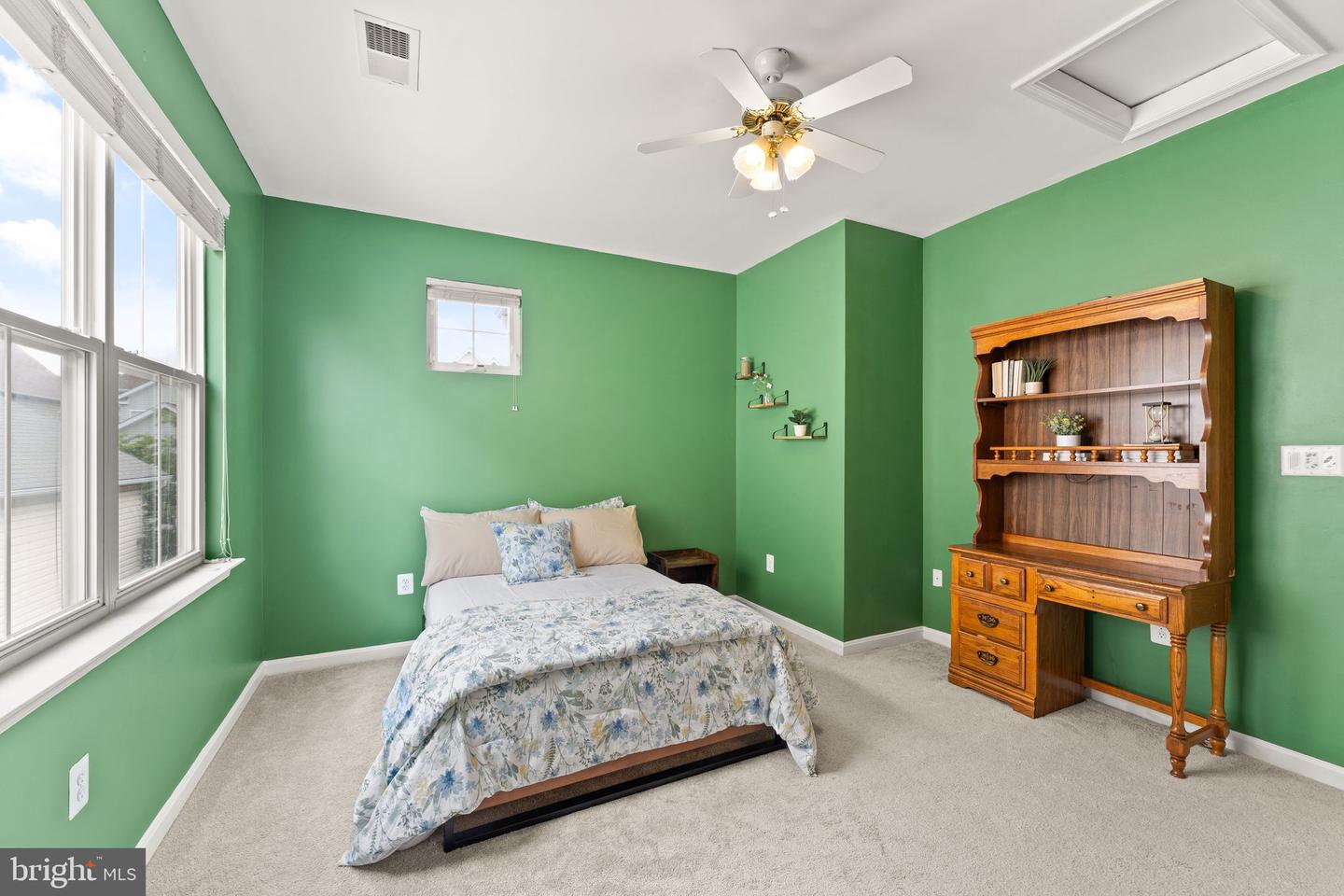17435 LETHRIDGE CIR, ROUND HILL, Virginia 20141, 5 Bedrooms Bedrooms, ,4 BathroomsBathrooms,Residential,For sale,17435 LETHRIDGE CIR,VALO2094480 MLS # VALO2094480