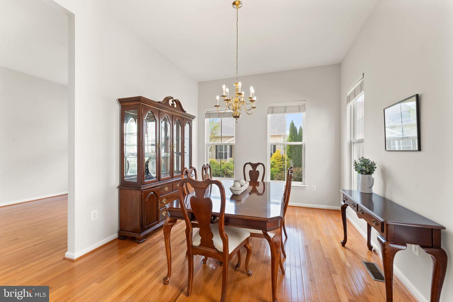 17435 LETHRIDGE CIR, ROUND HILL, Virginia 20141, 5 Bedrooms Bedrooms, ,4 BathroomsBathrooms,Residential,For sale,17435 LETHRIDGE CIR,VALO2094480 MLS # VALO2094480