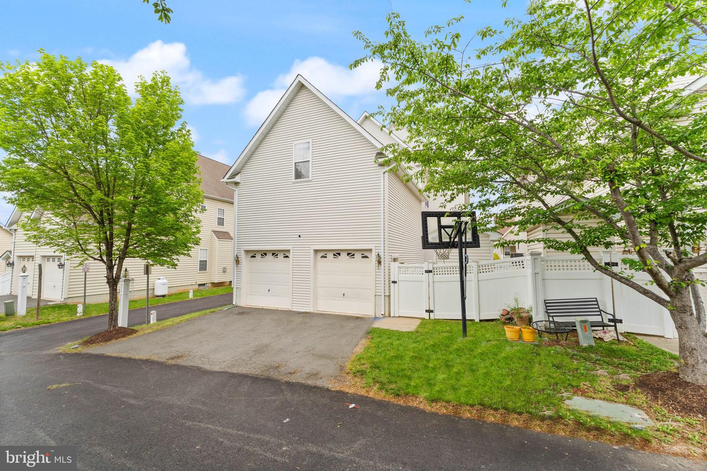 17435 LETHRIDGE CIR, ROUND HILL, Virginia 20141, 5 Bedrooms Bedrooms, ,4 BathroomsBathrooms,Residential,For sale,17435 LETHRIDGE CIR,VALO2094480 MLS # VALO2094480