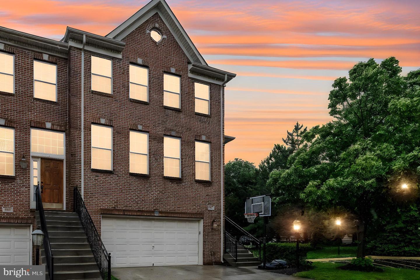 13963 JAMES CROSS ST, CHANTILLY, Virginia 20151, 4 Bedrooms Bedrooms, ,3 BathroomsBathrooms,Residential,For sale,13963 JAMES CROSS ST,VAFX2236006 MLS # VAFX2236006