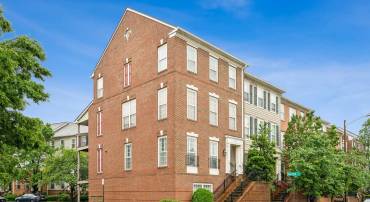 1617 POTOMAC GREENS DR #A, ALEXANDRIA, Virginia 22314, 2 Bedrooms Bedrooms, ,2 BathroomsBathrooms,Residential,For sale,1617 POTOMAC GREENS DR #A,VAAX2044466 MLS # VAAX2044466