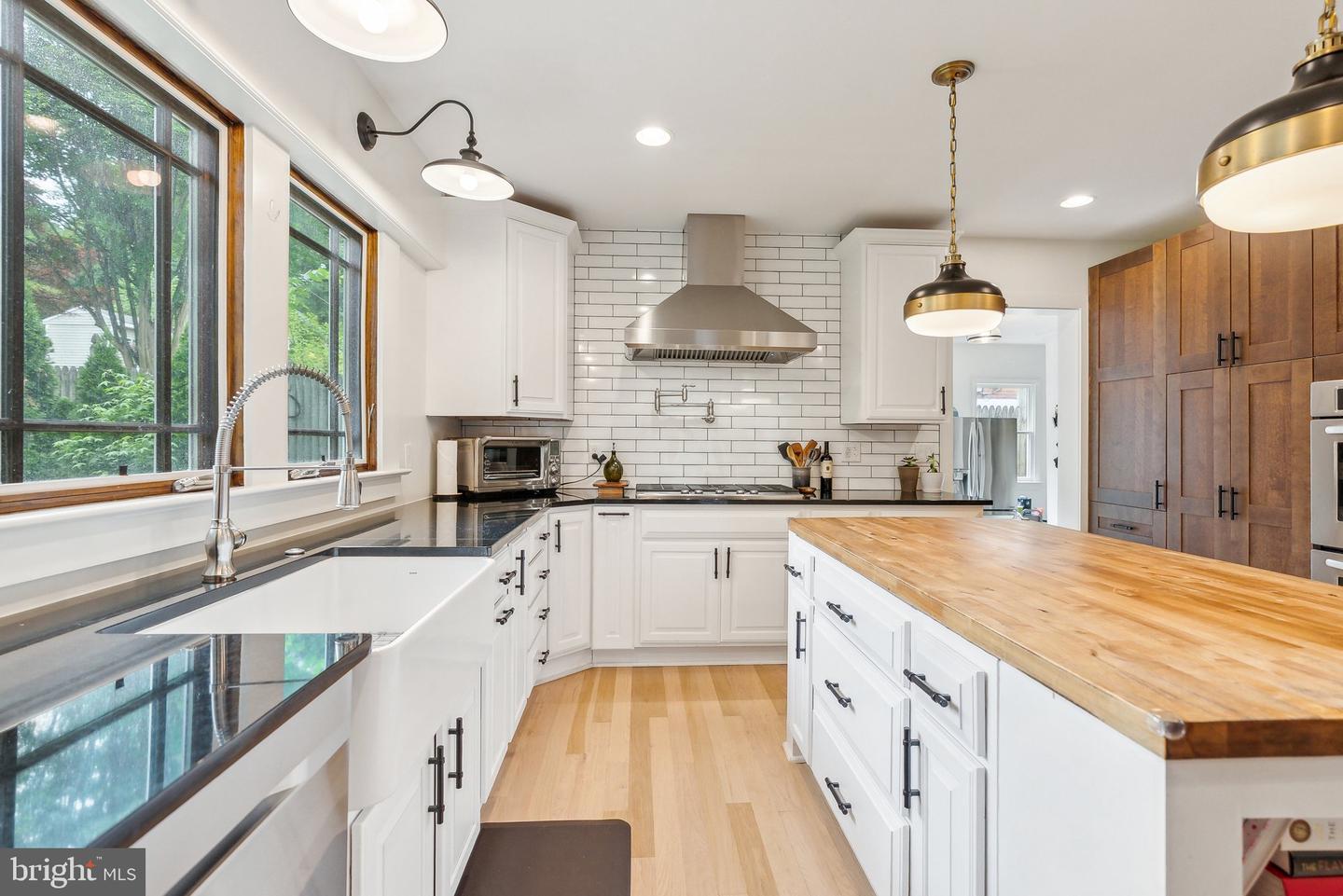 3703 HEATHER CT, ALEXANDRIA, Virginia 22310, 6 Bedrooms Bedrooms, ,5 BathroomsBathrooms,Residential,For sale,3703 HEATHER CT,VAFX2236066 MLS # VAFX2236066