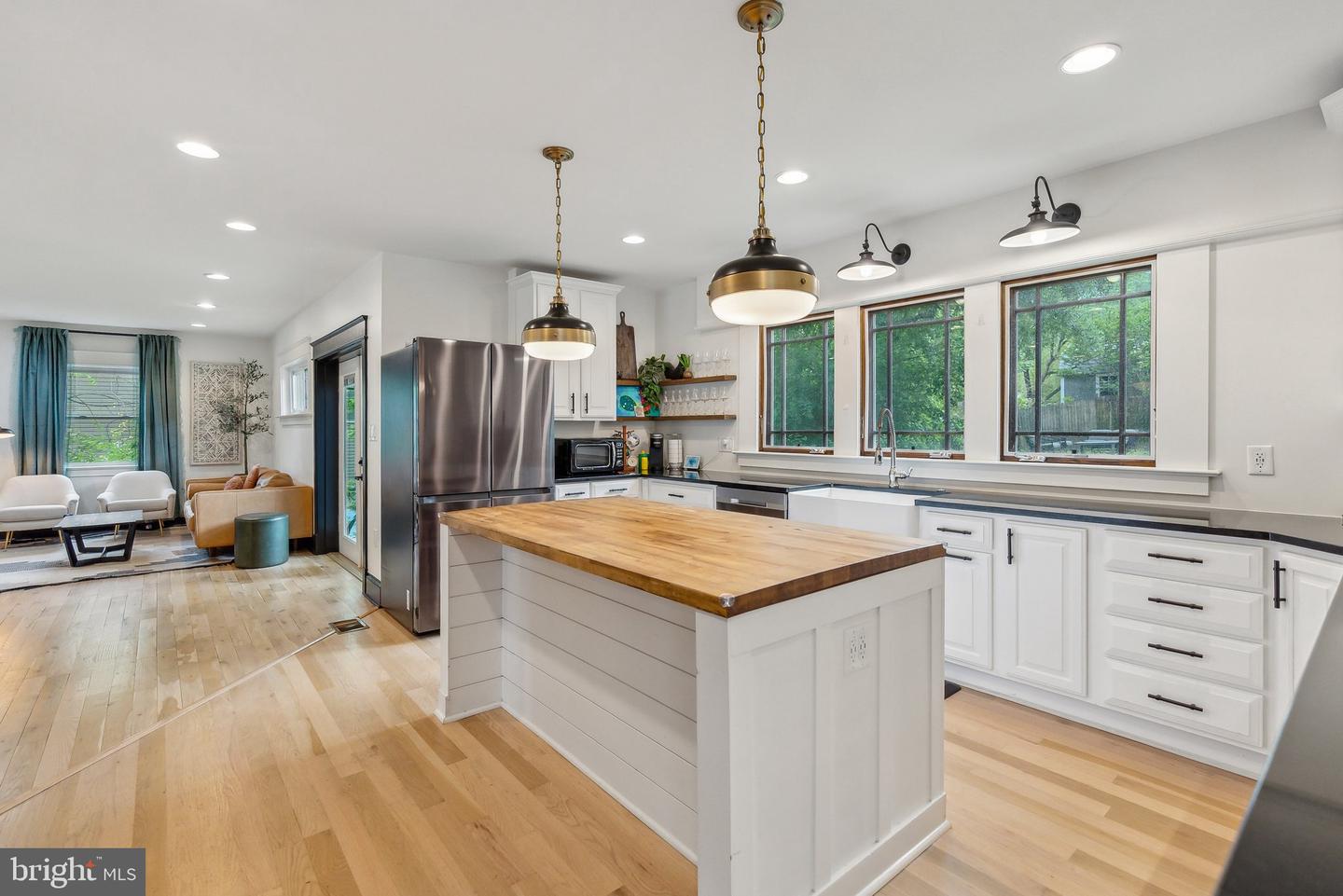 3703 HEATHER CT, ALEXANDRIA, Virginia 22310, 6 Bedrooms Bedrooms, ,5 BathroomsBathrooms,Residential,For sale,3703 HEATHER CT,VAFX2236066 MLS # VAFX2236066