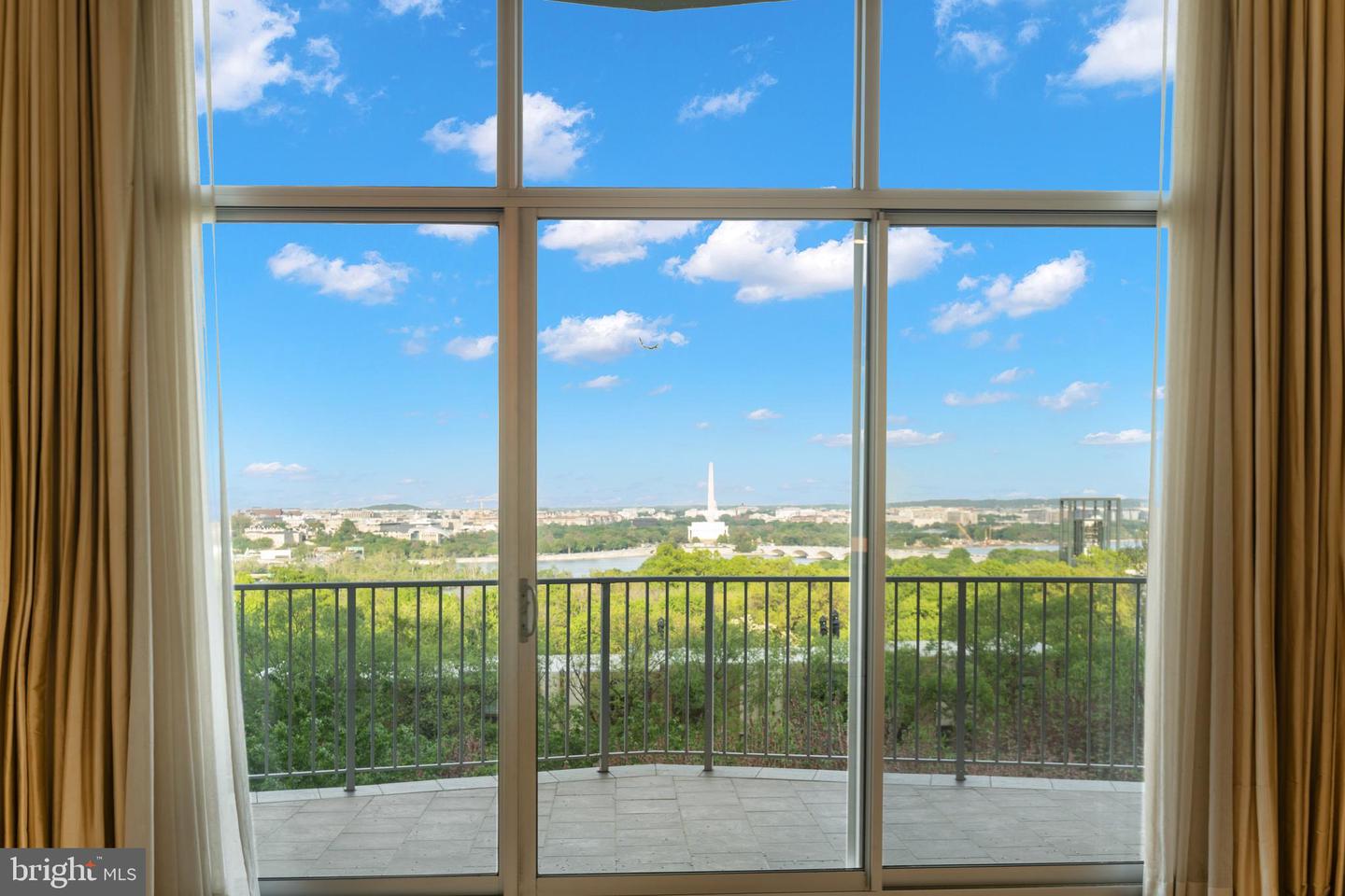 1200 N NASH ST N #549, ARLINGTON, Virginia 22209, 1 Bedroom Bedrooms, ,1 BathroomBathrooms,Residential,For sale,1200 N NASH ST N #549,VAAR2056448 MLS # VAAR2056448
