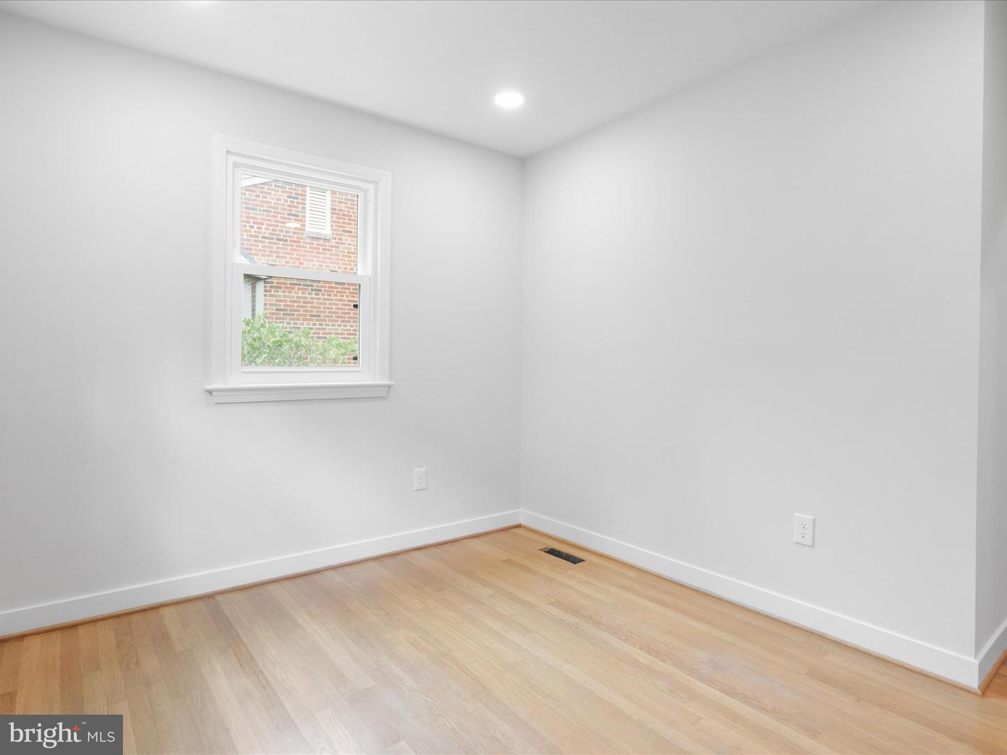 862 N OHIO ST, ARLINGTON, Virginia 22205, 5 Bedrooms Bedrooms, ,3 BathroomsBathrooms,Residential,For sale,862 N OHIO ST,VAAR2056478 MLS # VAAR2056478