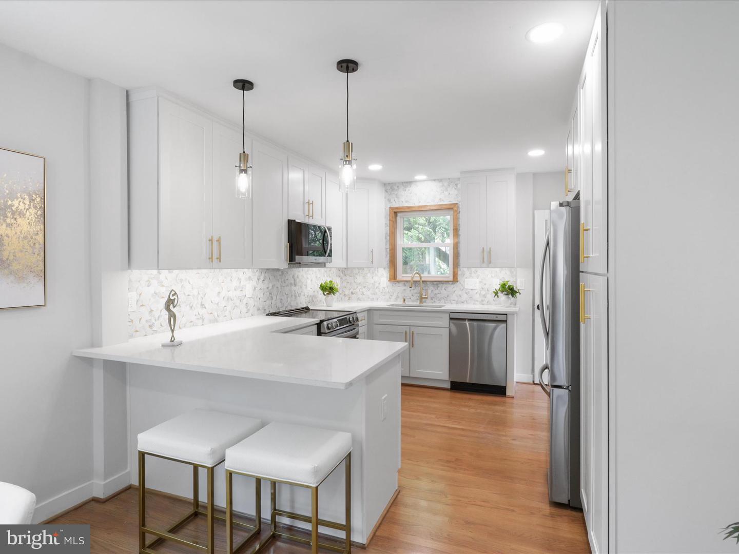 862 N OHIO ST, ARLINGTON, Virginia 22205, 5 Bedrooms Bedrooms, ,3 BathroomsBathrooms,Residential,For sale,862 N OHIO ST,VAAR2056478 MLS # VAAR2056478