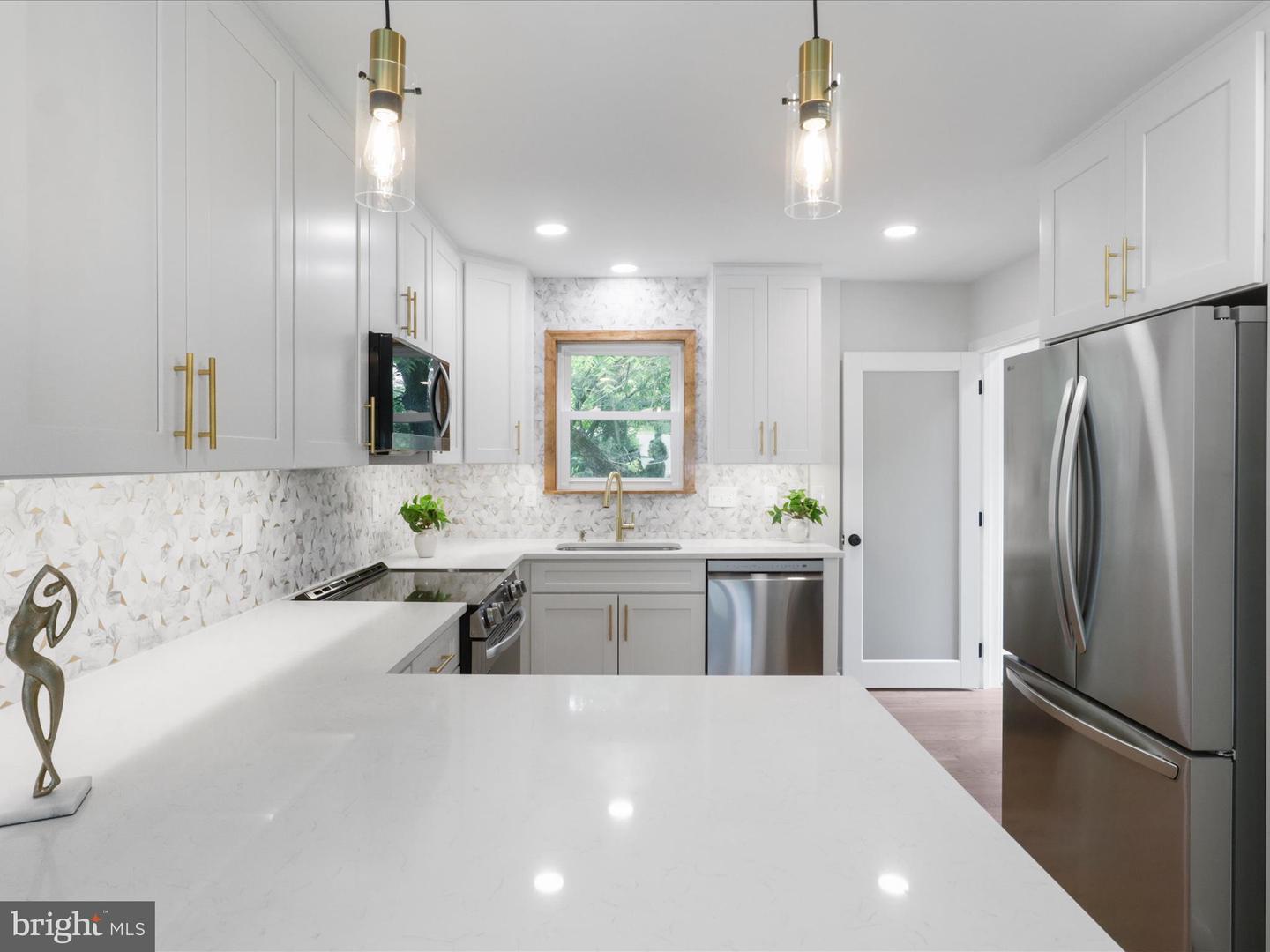 862 N OHIO ST, ARLINGTON, Virginia 22205, 5 Bedrooms Bedrooms, ,3 BathroomsBathrooms,Residential,For sale,862 N OHIO ST,VAAR2056478 MLS # VAAR2056478