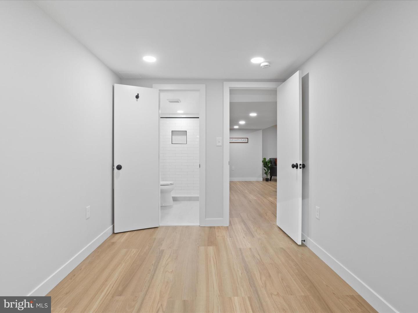862 N OHIO ST, ARLINGTON, Virginia 22205, 5 Bedrooms Bedrooms, ,3 BathroomsBathrooms,Residential,For sale,862 N OHIO ST,VAAR2056478 MLS # VAAR2056478