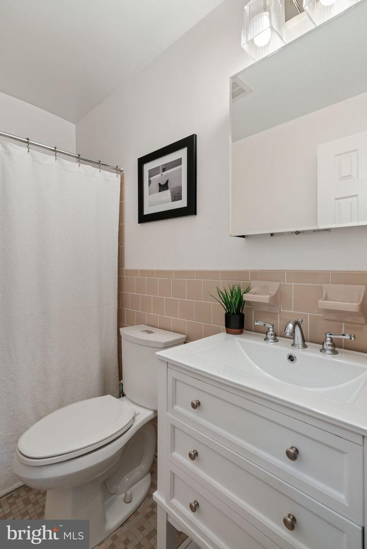2737 WELCOME DR, FALLS CHURCH, Virginia 22046, 4 Bedrooms Bedrooms, ,3 BathroomsBathrooms,Residential,For sale,2737 WELCOME DR,VAFX2236296 MLS # VAFX2236296