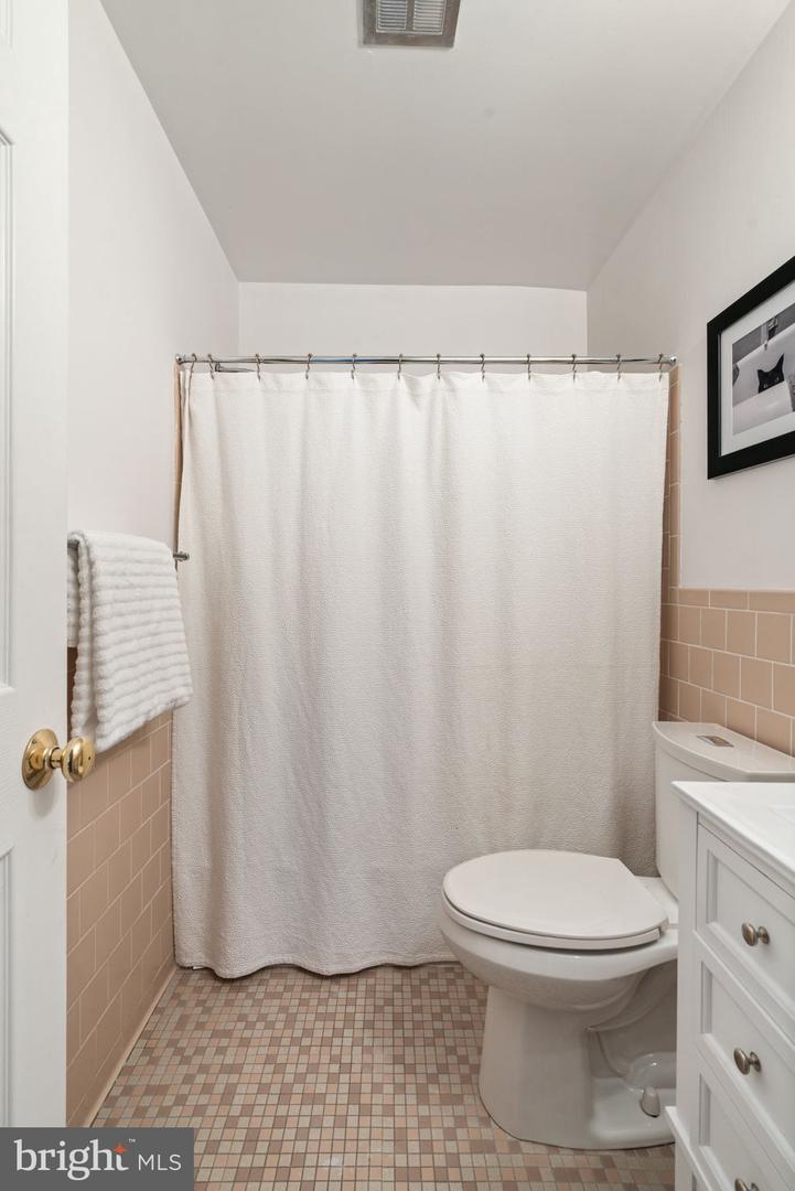 2737 WELCOME DR, FALLS CHURCH, Virginia 22046, 4 Bedrooms Bedrooms, ,3 BathroomsBathrooms,Residential,For sale,2737 WELCOME DR,VAFX2236296 MLS # VAFX2236296