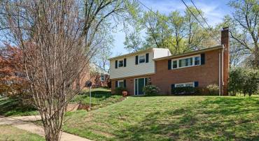 2737 WELCOME DR, FALLS CHURCH, Virginia 22046, 4 Bedrooms Bedrooms, ,3 BathroomsBathrooms,Residential,For sale,2737 WELCOME DR,VAFX2236296 MLS # VAFX2236296