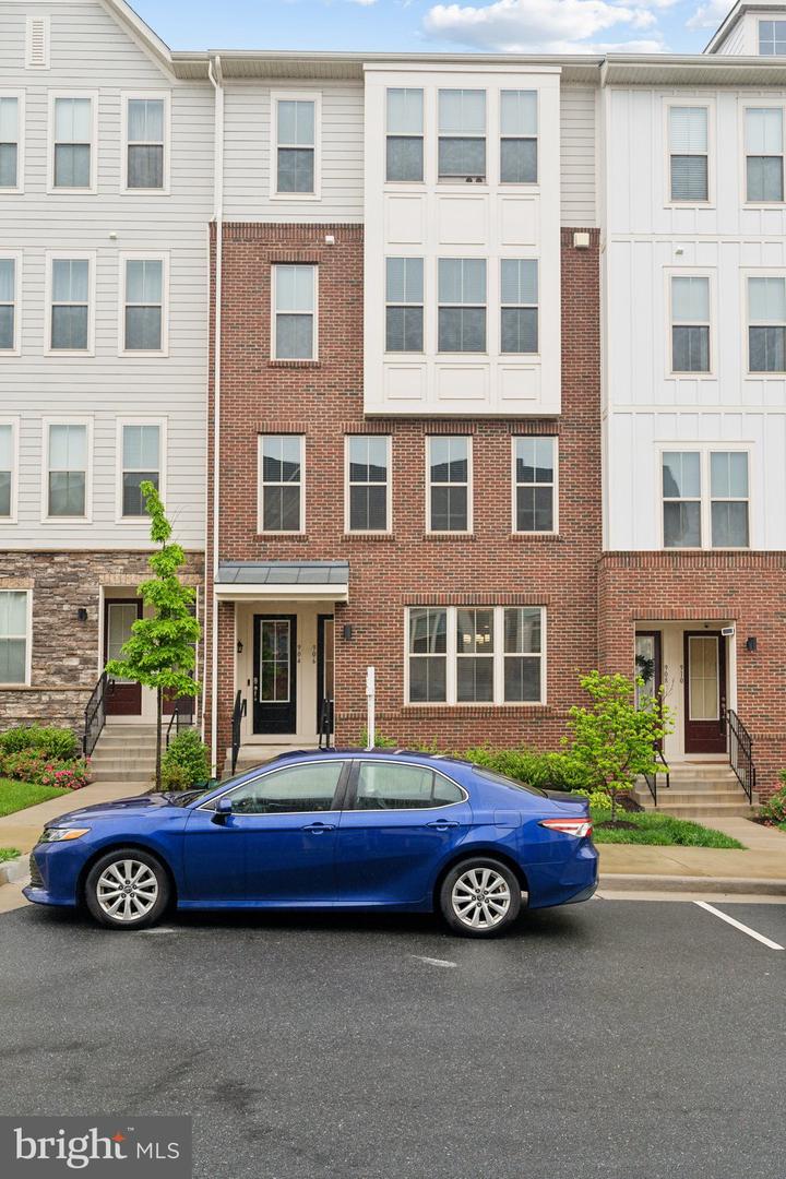 906 CALIFORNIA DR NE, LEESBURG, Virginia 20176, 3 Bedrooms Bedrooms, ,2 BathroomsBathrooms,Residential,For sale,906 CALIFORNIA DR NE,VALO2094696 MLS # VALO2094696