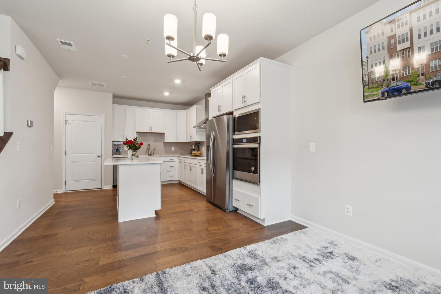 906 CALIFORNIA DR NE, LEESBURG, Virginia 20176, 3 Bedrooms Bedrooms, ,2 BathroomsBathrooms,Residential,For sale,906 CALIFORNIA DR NE,VALO2094696 MLS # VALO2094696