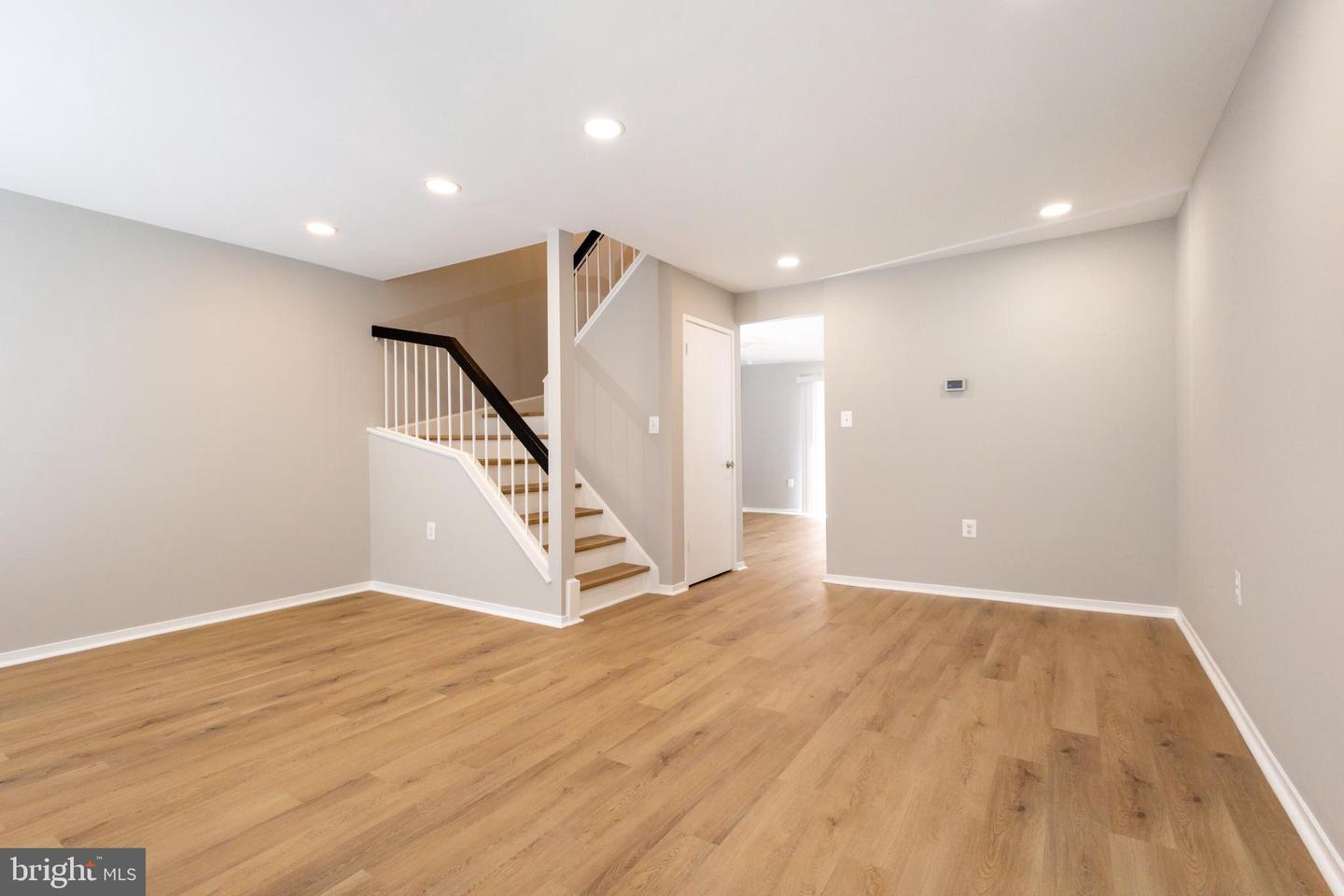 8729 VILLAGE GREEN CT, ALEXANDRIA, Virginia 22309, 3 Bedrooms Bedrooms, ,2 BathroomsBathrooms,Residential,For sale,8729 VILLAGE GREEN CT,VAFX2236504 MLS # VAFX2236504
