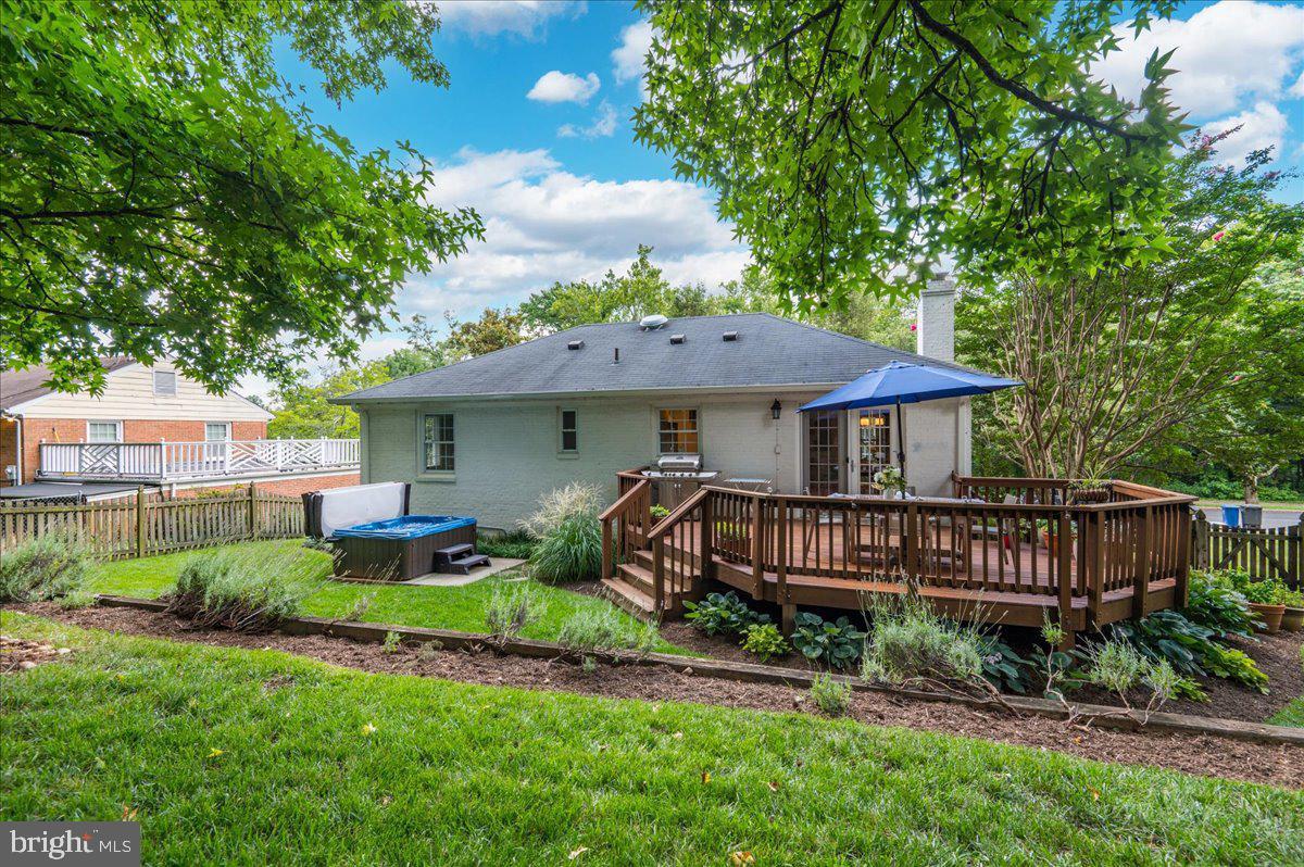 129 FORT WILLIAMS PKWY, ALEXANDRIA, Virginia 22304, 3 Bedrooms Bedrooms, ,2 BathroomsBathrooms,Residential,For sale,129 FORT WILLIAMS PKWY,VAAX2044602 MLS # VAAX2044602