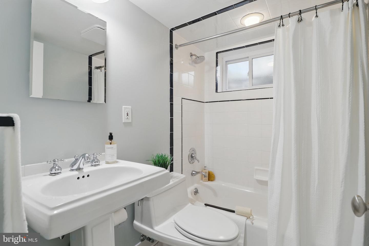 129 FORT WILLIAMS PKWY, ALEXANDRIA, Virginia 22304, 3 Bedrooms Bedrooms, ,2 BathroomsBathrooms,Residential,For sale,129 FORT WILLIAMS PKWY,VAAX2044602 MLS # VAAX2044602