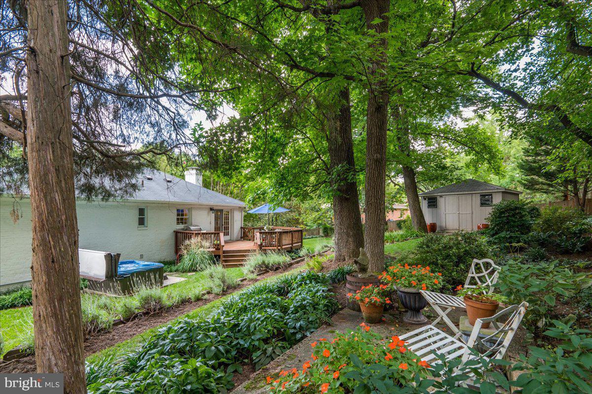 129 FORT WILLIAMS PKWY, ALEXANDRIA, Virginia 22304, 3 Bedrooms Bedrooms, ,2 BathroomsBathrooms,Residential,For sale,129 FORT WILLIAMS PKWY,VAAX2044602 MLS # VAAX2044602