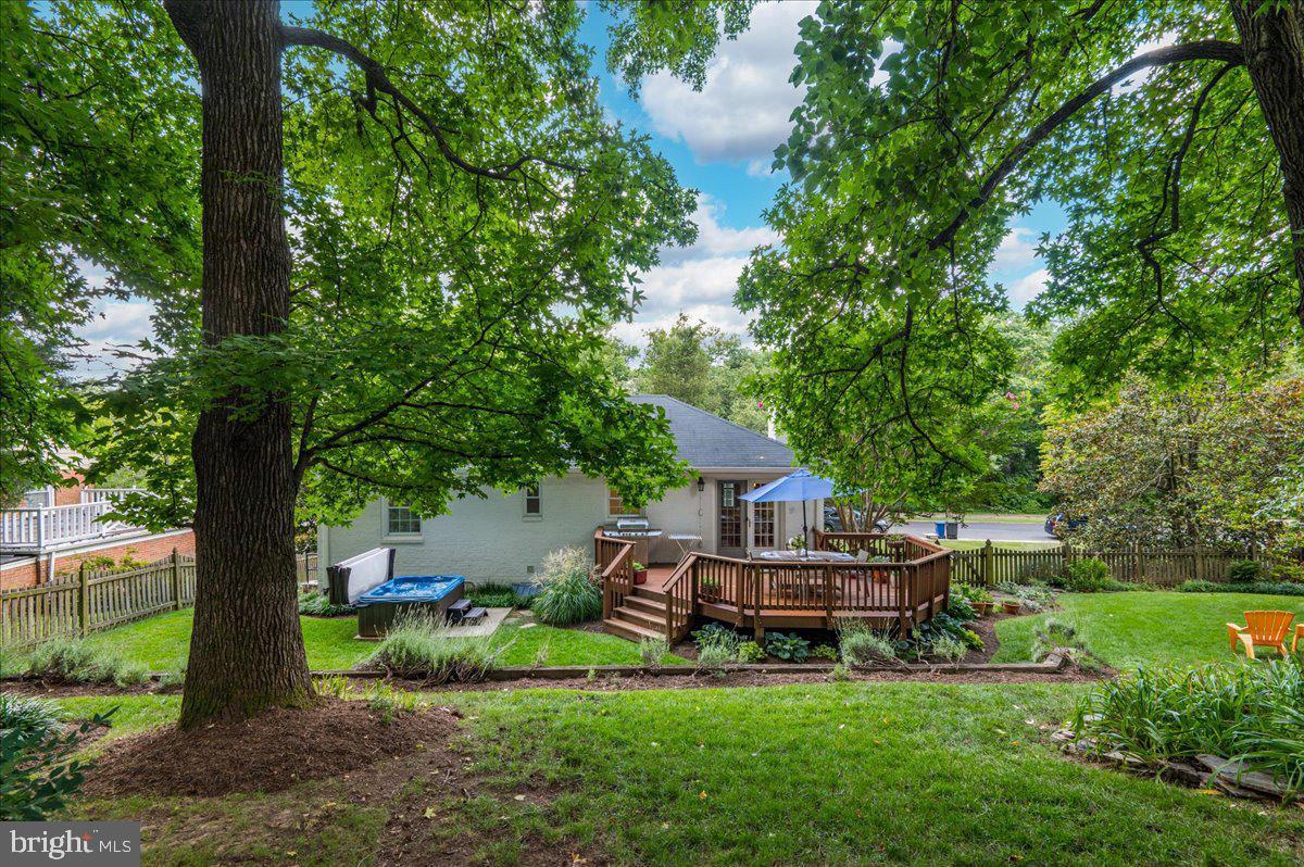 129 FORT WILLIAMS PKWY, ALEXANDRIA, Virginia 22304, 3 Bedrooms Bedrooms, ,2 BathroomsBathrooms,Residential,For sale,129 FORT WILLIAMS PKWY,VAAX2044602 MLS # VAAX2044602
