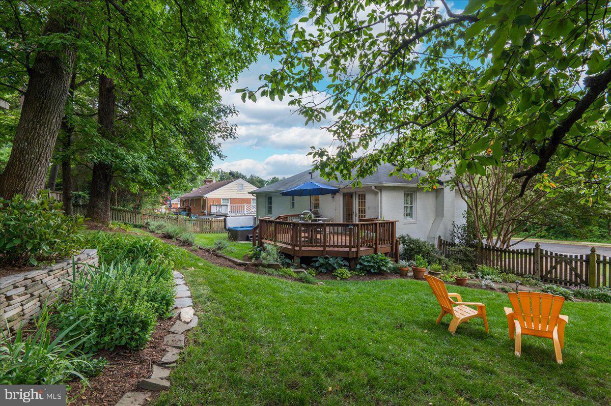 129 FORT WILLIAMS PKWY, ALEXANDRIA, Virginia 22304, 3 Bedrooms Bedrooms, ,2 BathroomsBathrooms,Residential,For sale,129 FORT WILLIAMS PKWY,VAAX2044602 MLS # VAAX2044602