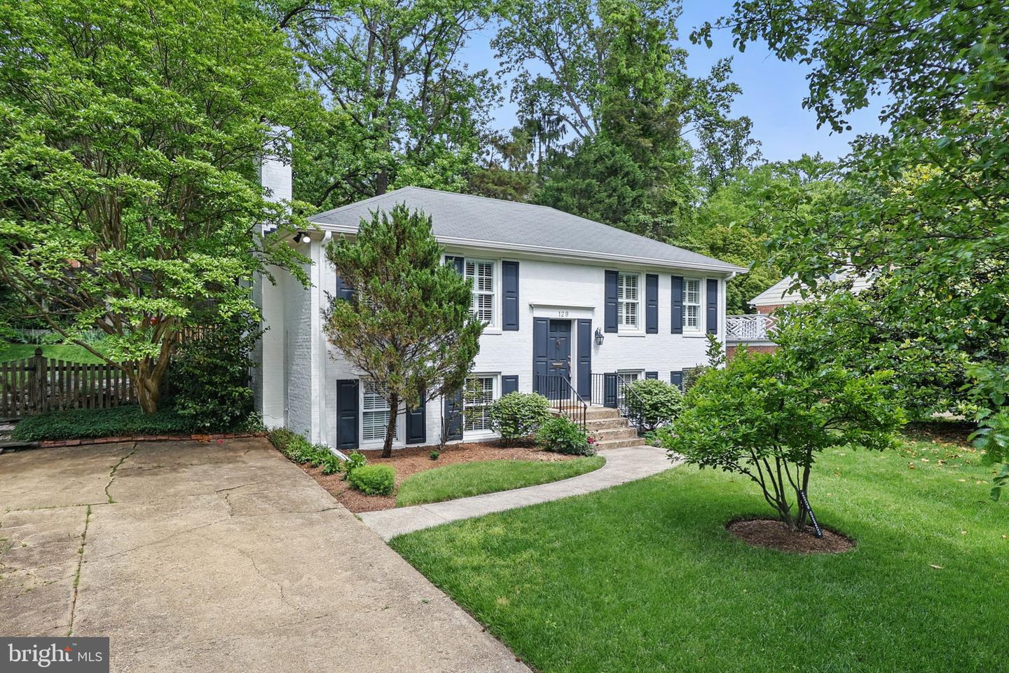 129 FORT WILLIAMS PKWY, ALEXANDRIA, Virginia 22304, 3 Bedrooms Bedrooms, ,2 BathroomsBathrooms,Residential,For sale,129 FORT WILLIAMS PKWY,VAAX2044602 MLS # VAAX2044602