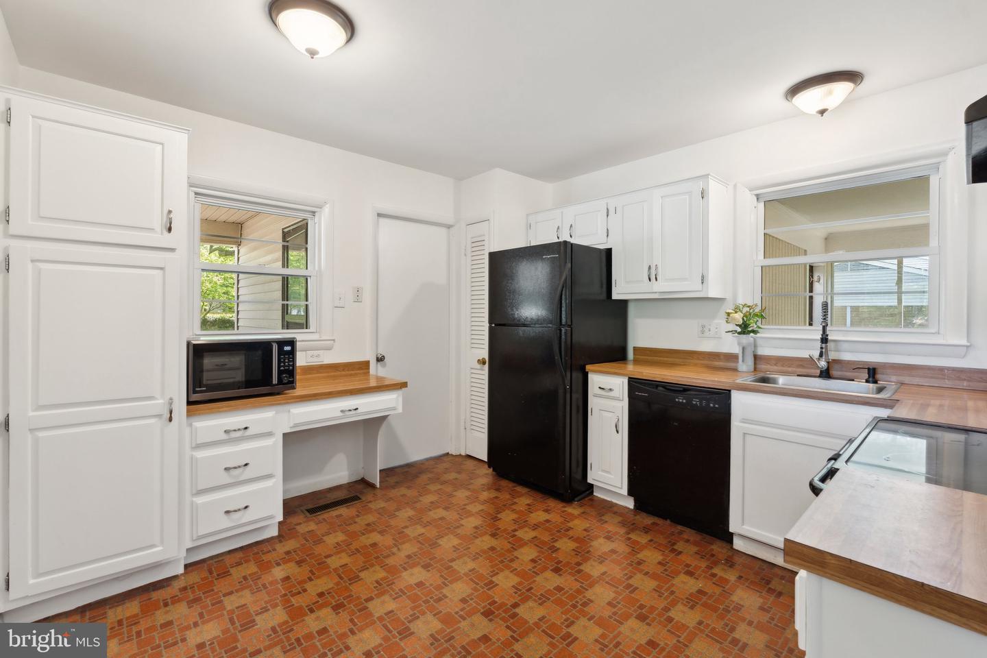 1321 BAYSHIRE LN, HERNDON, Virginia 20170, 3 Bedrooms Bedrooms, ,2 BathroomsBathrooms,Residential,For sale,1321 BAYSHIRE LN,VAFX2236632 MLS # VAFX2236632