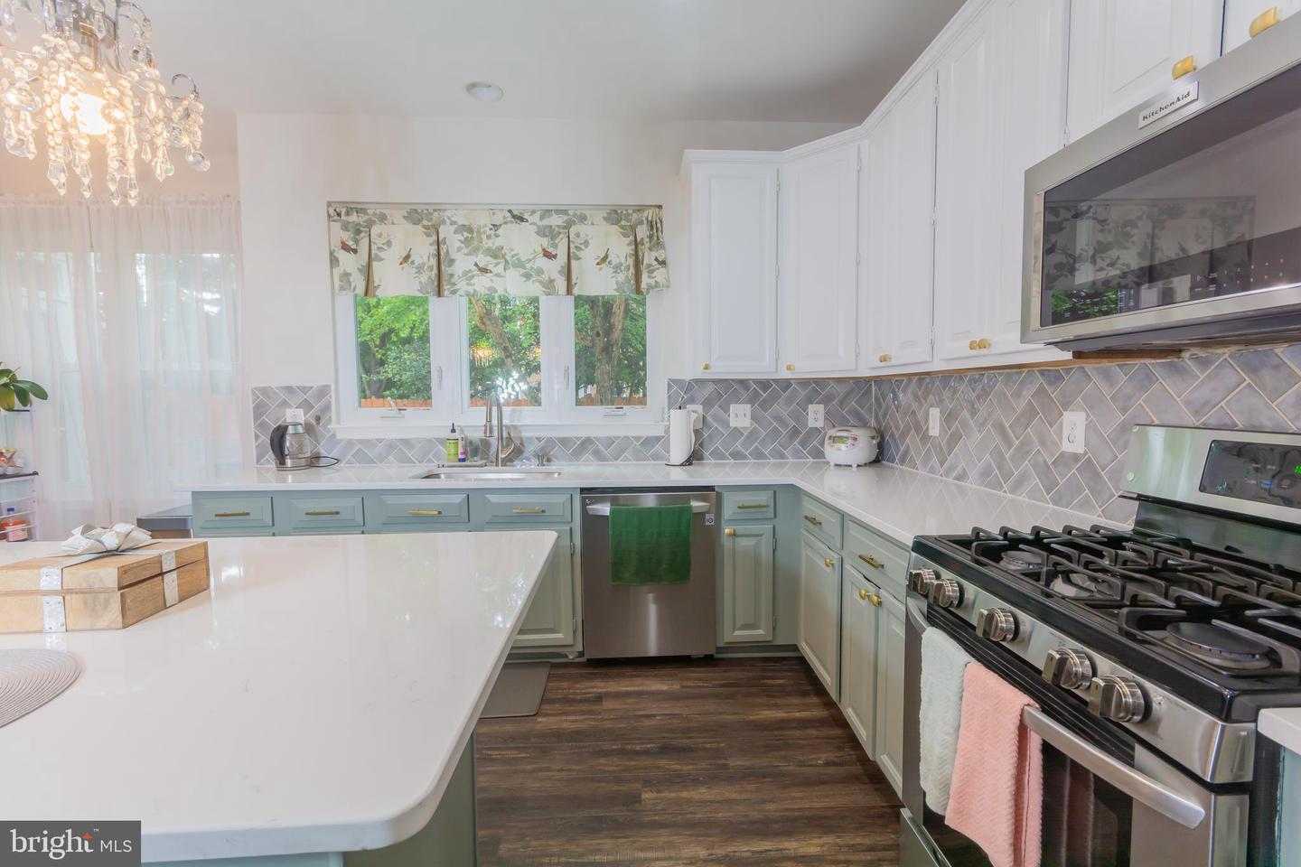 12901 CEDAR GLEN LN, HERNDON, Virginia 20171, 4 Bedrooms Bedrooms, ,3 BathroomsBathrooms,Residential,For sale,12901 CEDAR GLEN LN,VAFX2236848 MLS # VAFX2236848