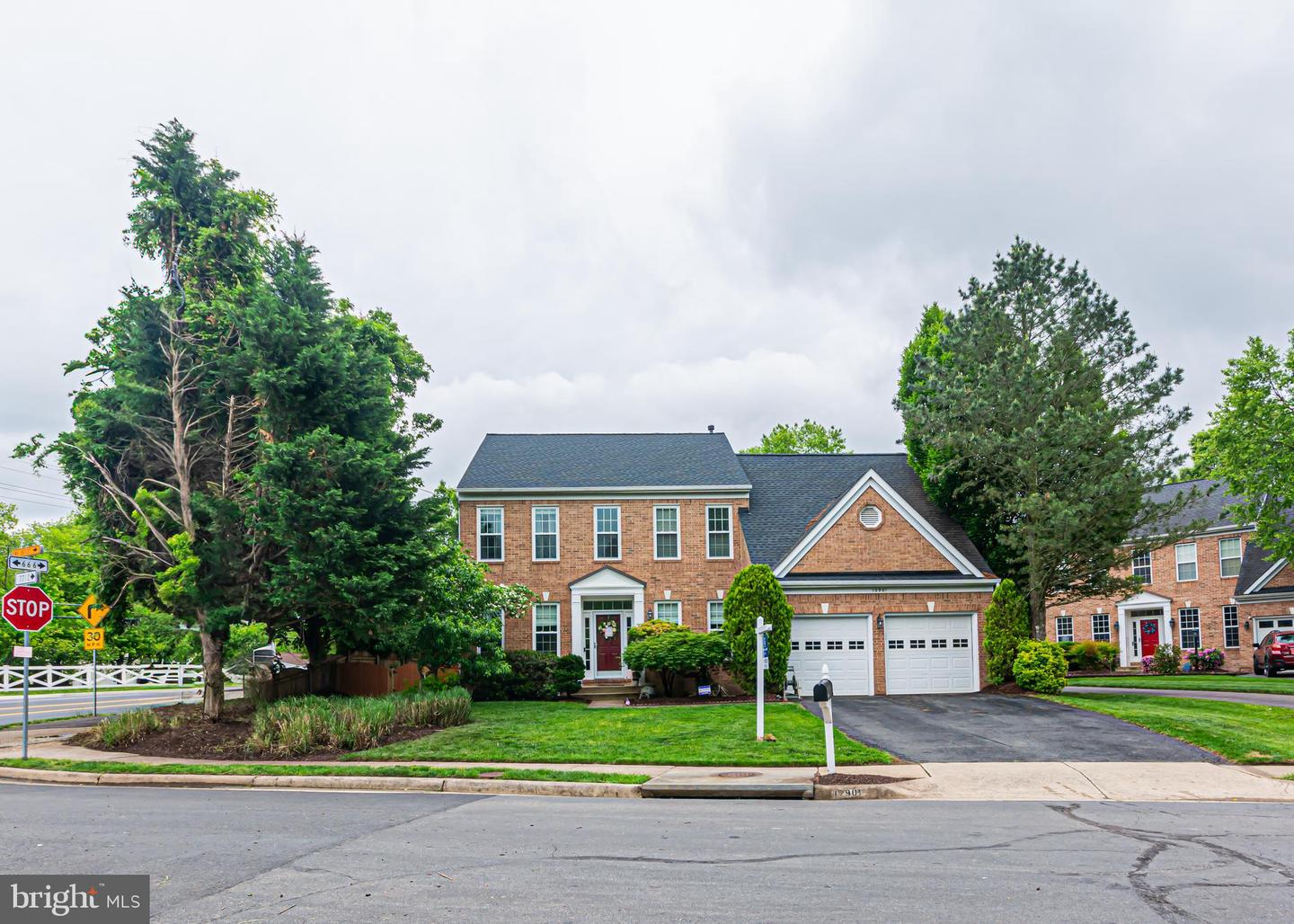 12901 CEDAR GLEN LN, HERNDON, Virginia 20171, 4 Bedrooms Bedrooms, ,3 BathroomsBathrooms,Residential,For sale,12901 CEDAR GLEN LN,VAFX2236848 MLS # VAFX2236848