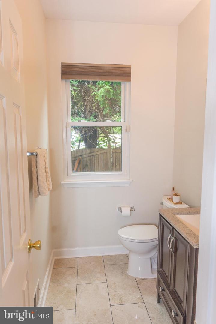 12901 CEDAR GLEN LN, HERNDON, Virginia 20171, 4 Bedrooms Bedrooms, ,3 BathroomsBathrooms,Residential,For sale,12901 CEDAR GLEN LN,VAFX2236848 MLS # VAFX2236848