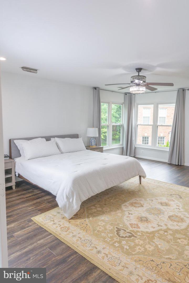 12901 CEDAR GLEN LN, HERNDON, Virginia 20171, 4 Bedrooms Bedrooms, ,3 BathroomsBathrooms,Residential,For sale,12901 CEDAR GLEN LN,VAFX2236848 MLS # VAFX2236848