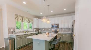 12901 CEDAR GLEN LN, HERNDON, Virginia 20171, 4 Bedrooms Bedrooms, ,3 BathroomsBathrooms,Residential,For sale,12901 CEDAR GLEN LN,VAFX2236848 MLS # VAFX2236848