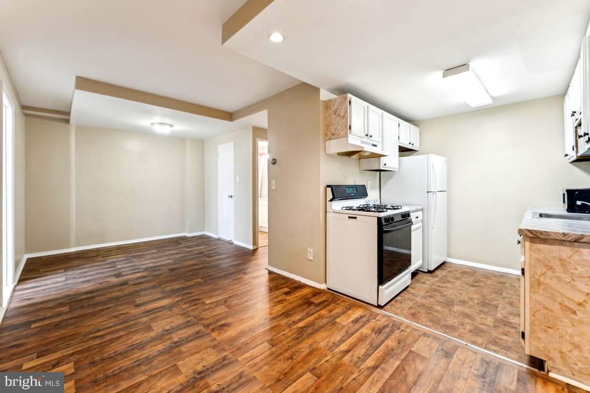 4600 DUKE ST #1118, ALEXANDRIA, Virginia 22304, ,1 BathroomBathrooms,Residential,For sale,4600 DUKE ST #1118,VAAX2044674 MLS # VAAX2044674
