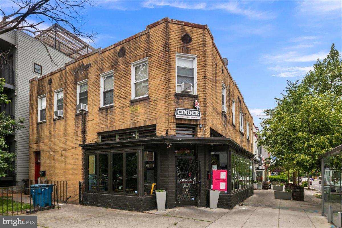 4215 8TH ST NW #1, WASHINGTON, District Of Columbia 20011, 2 Bedrooms Bedrooms, 2 Rooms Rooms,2 BathroomsBathrooms,Residential,For sale,4215 8TH ST NW #1,DCDC2197842 MLS # DCDC2197842