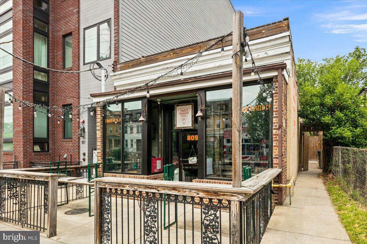 4215 8TH ST NW #1, WASHINGTON, District Of Columbia 20011, 2 Bedrooms Bedrooms, 2 Rooms Rooms,2 BathroomsBathrooms,Residential,For sale,4215 8TH ST NW #1,DCDC2197842 MLS # DCDC2197842