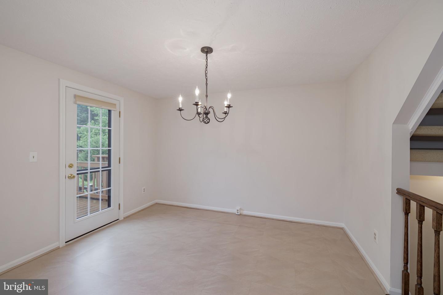 6106 HYACINTH DR, ALEXANDRIA, Virginia 22310, 2 Bedrooms Bedrooms, ,2 BathroomsBathrooms,Residential,For sale,6106 HYACINTH DR,VAFX2237086 MLS # VAFX2237086