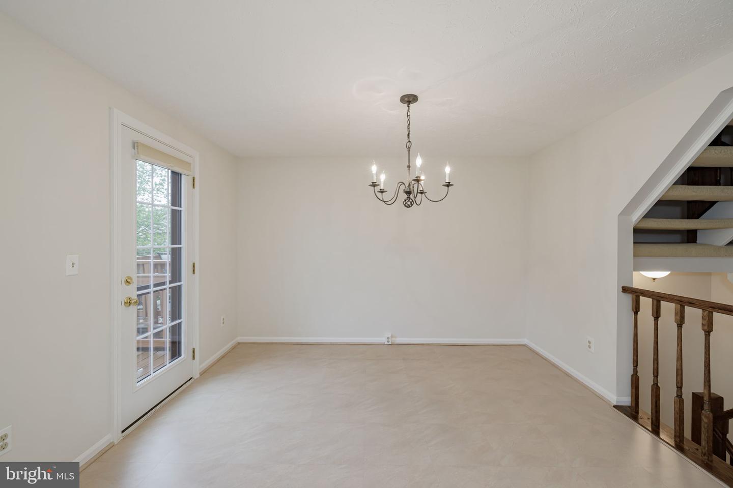 6106 HYACINTH DR, ALEXANDRIA, Virginia 22310, 2 Bedrooms Bedrooms, ,2 BathroomsBathrooms,Residential,For sale,6106 HYACINTH DR,VAFX2237086 MLS # VAFX2237086