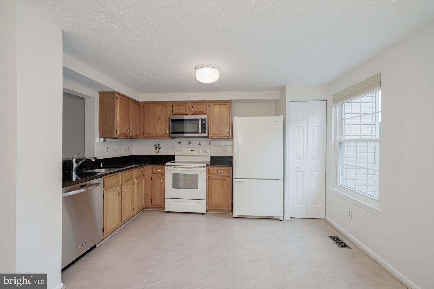 6106 HYACINTH DR, ALEXANDRIA, Virginia 22310, 2 Bedrooms Bedrooms, ,2 BathroomsBathrooms,Residential,For sale,6106 HYACINTH DR,VAFX2237086 MLS # VAFX2237086