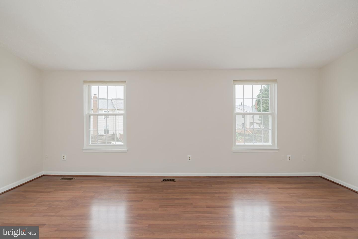 6106 HYACINTH DR, ALEXANDRIA, Virginia 22310, 2 Bedrooms Bedrooms, ,2 BathroomsBathrooms,Residential,For sale,6106 HYACINTH DR,VAFX2237086 MLS # VAFX2237086