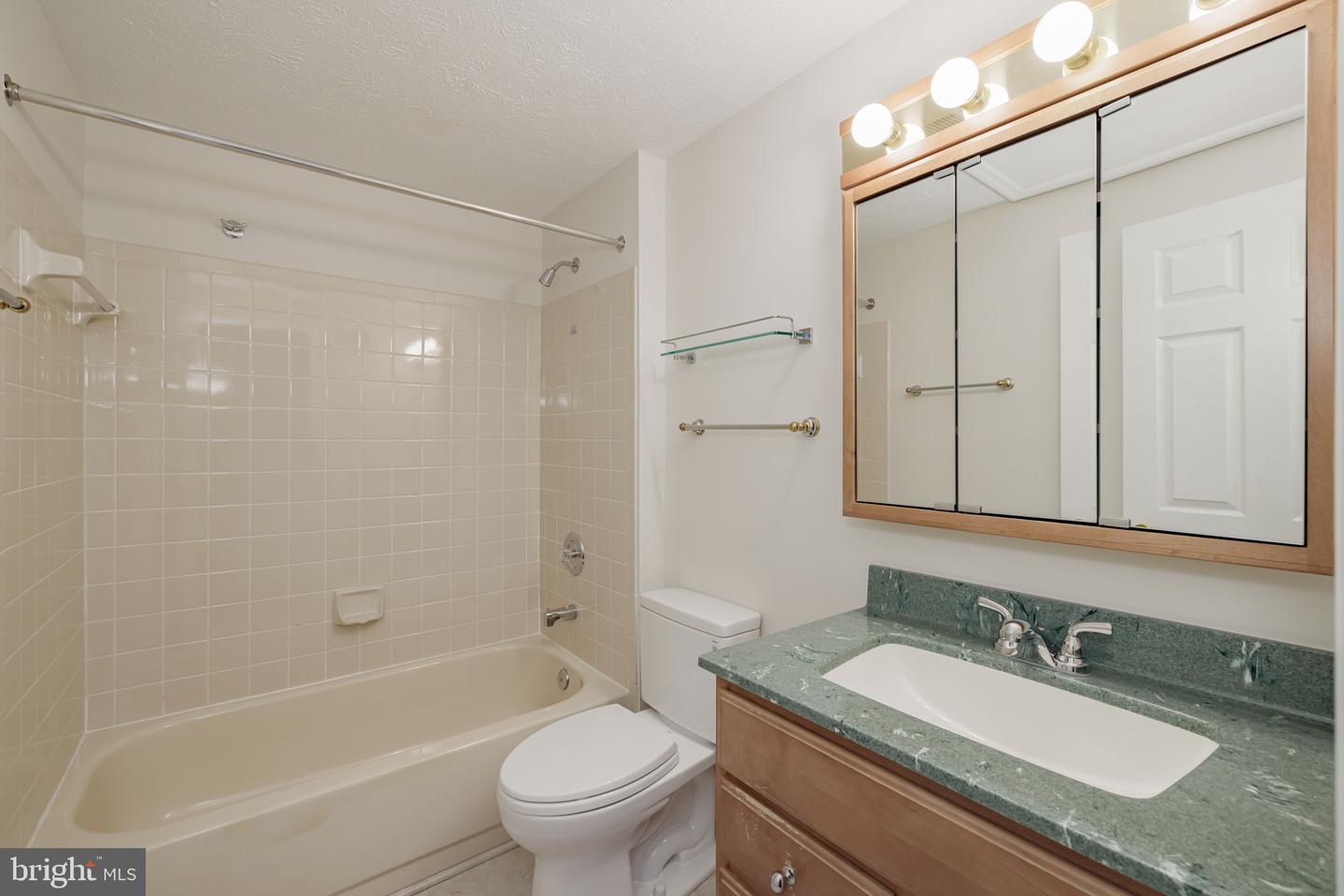 6106 HYACINTH DR, ALEXANDRIA, Virginia 22310, 2 Bedrooms Bedrooms, ,2 BathroomsBathrooms,Residential,For sale,6106 HYACINTH DR,VAFX2237086 MLS # VAFX2237086