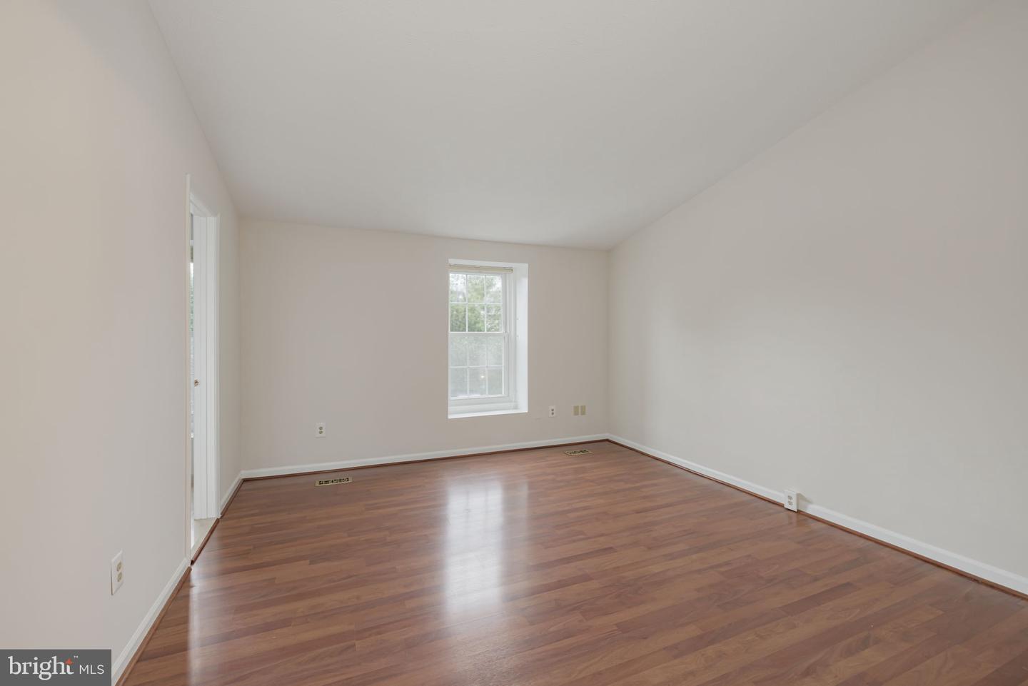 6106 HYACINTH DR, ALEXANDRIA, Virginia 22310, 2 Bedrooms Bedrooms, ,2 BathroomsBathrooms,Residential,For sale,6106 HYACINTH DR,VAFX2237086 MLS # VAFX2237086