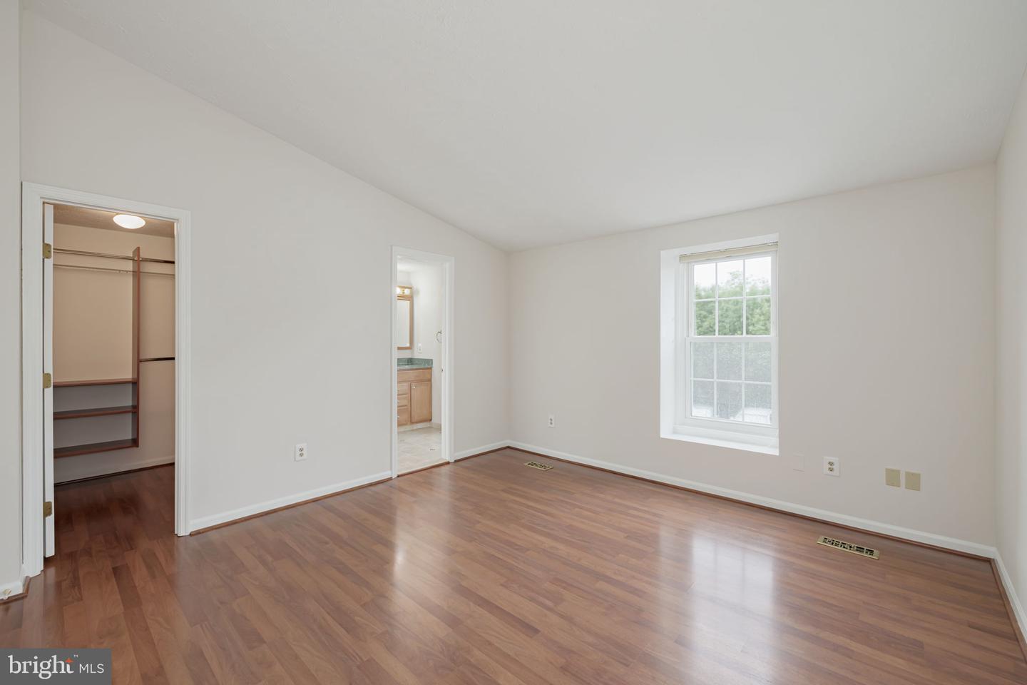 6106 HYACINTH DR, ALEXANDRIA, Virginia 22310, 2 Bedrooms Bedrooms, ,2 BathroomsBathrooms,Residential,For sale,6106 HYACINTH DR,VAFX2237086 MLS # VAFX2237086