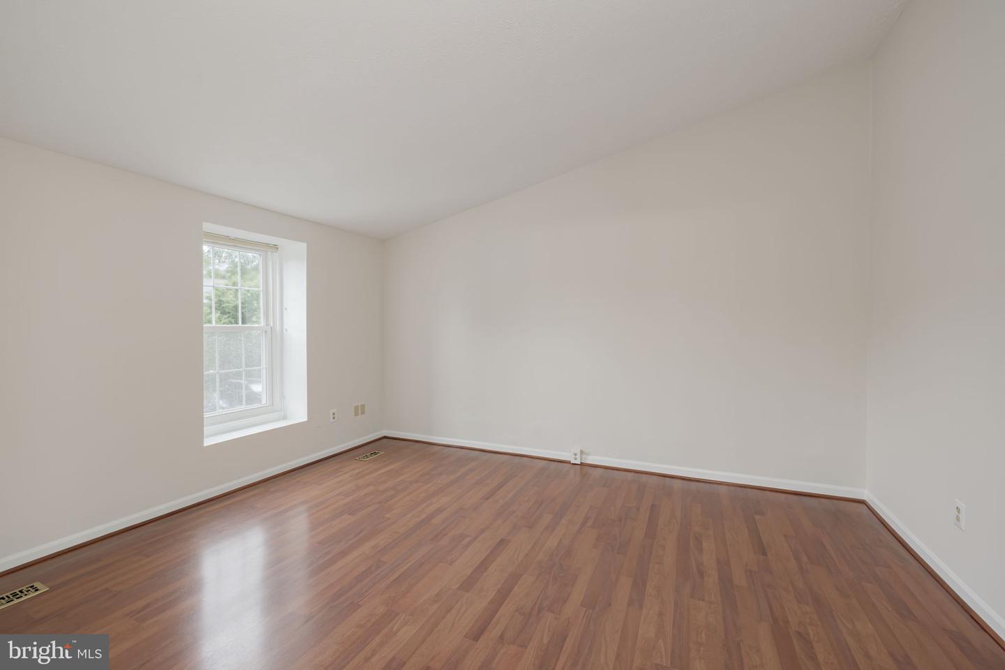 6106 HYACINTH DR, ALEXANDRIA, Virginia 22310, 2 Bedrooms Bedrooms, ,2 BathroomsBathrooms,Residential,For sale,6106 HYACINTH DR,VAFX2237086 MLS # VAFX2237086