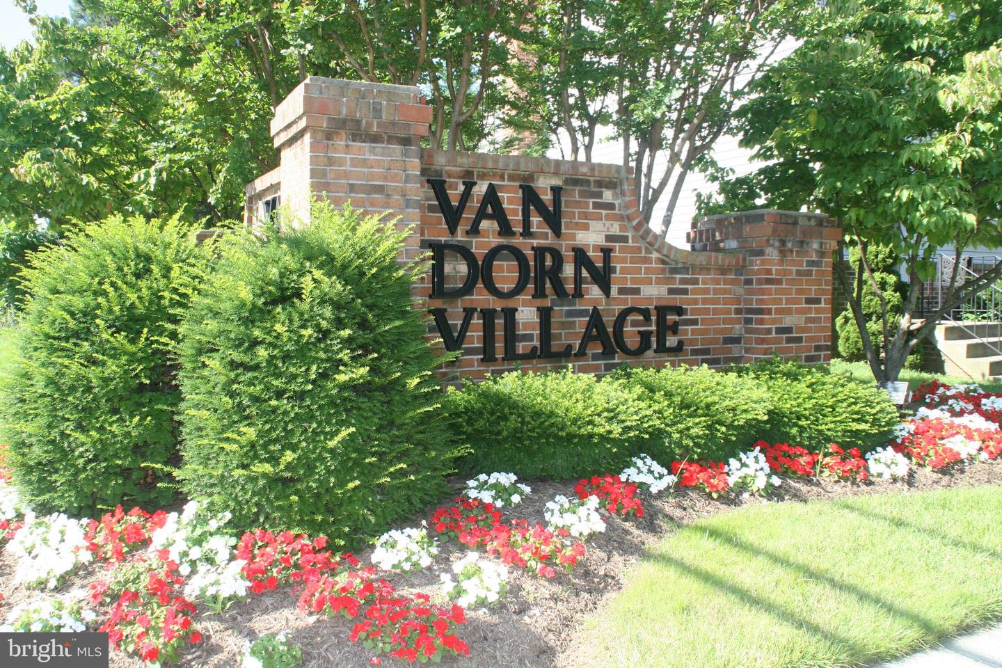 6106 HYACINTH DR, ALEXANDRIA, Virginia 22310, 2 Bedrooms Bedrooms, ,2 BathroomsBathrooms,Residential,For sale,6106 HYACINTH DR,VAFX2237086 MLS # VAFX2237086