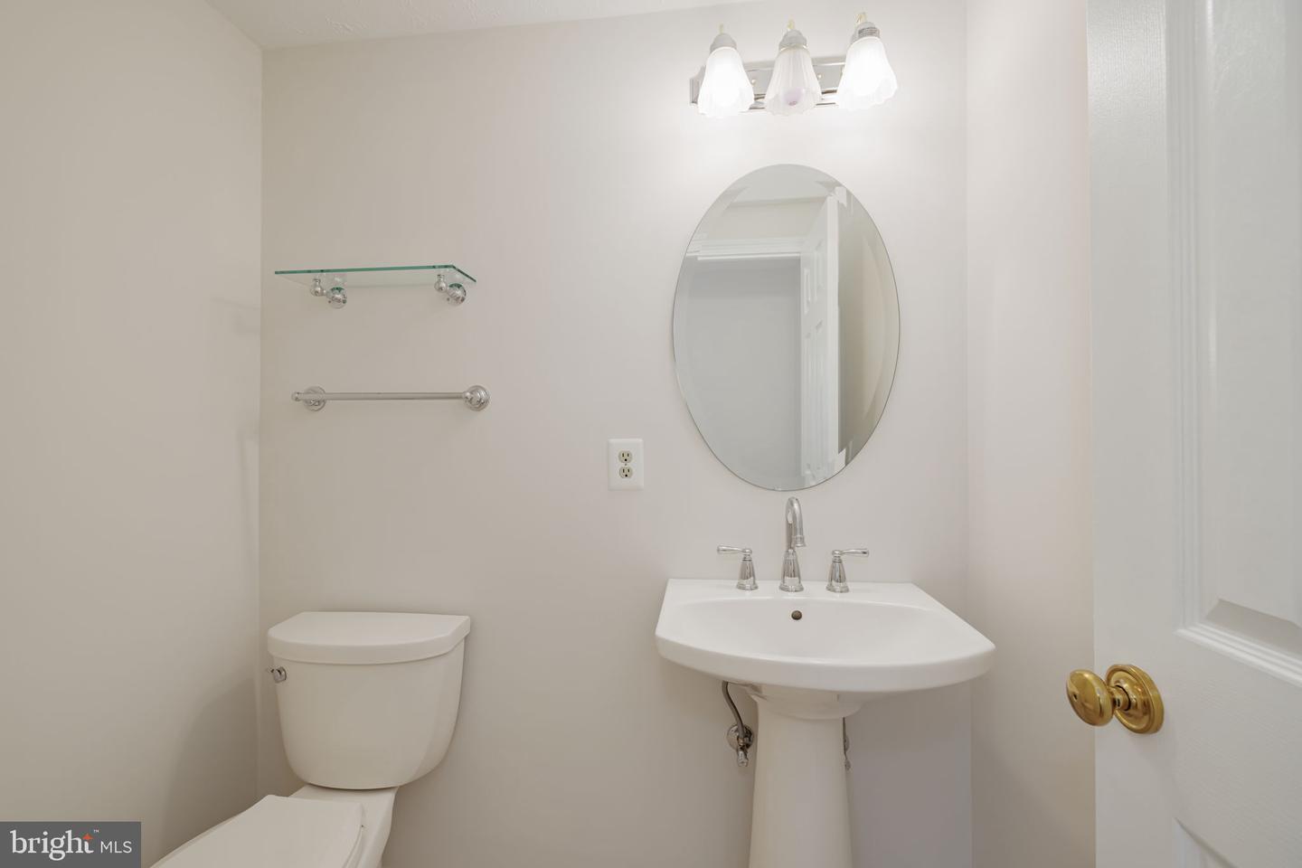 6106 HYACINTH DR, ALEXANDRIA, Virginia 22310, 2 Bedrooms Bedrooms, ,2 BathroomsBathrooms,Residential,For sale,6106 HYACINTH DR,VAFX2237086 MLS # VAFX2237086