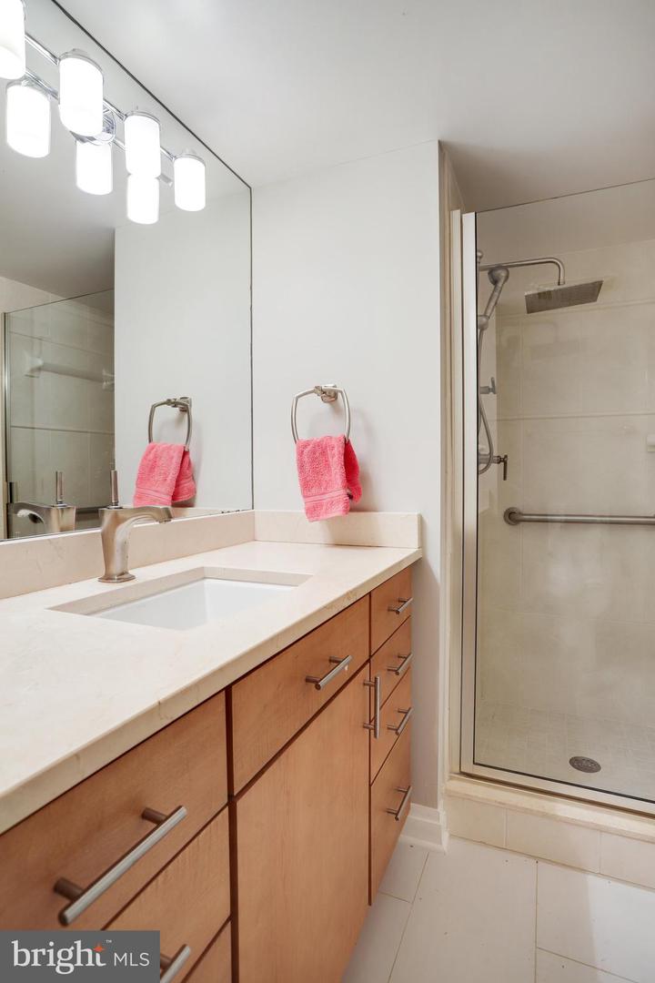 900 STAFFORD ST N #2222, ARLINGTON, Virginia 22203, 2 Bedrooms Bedrooms, ,2 BathroomsBathrooms,Residential,For sale,900 STAFFORD ST N #2222,VAAR2056728 MLS # VAAR2056728