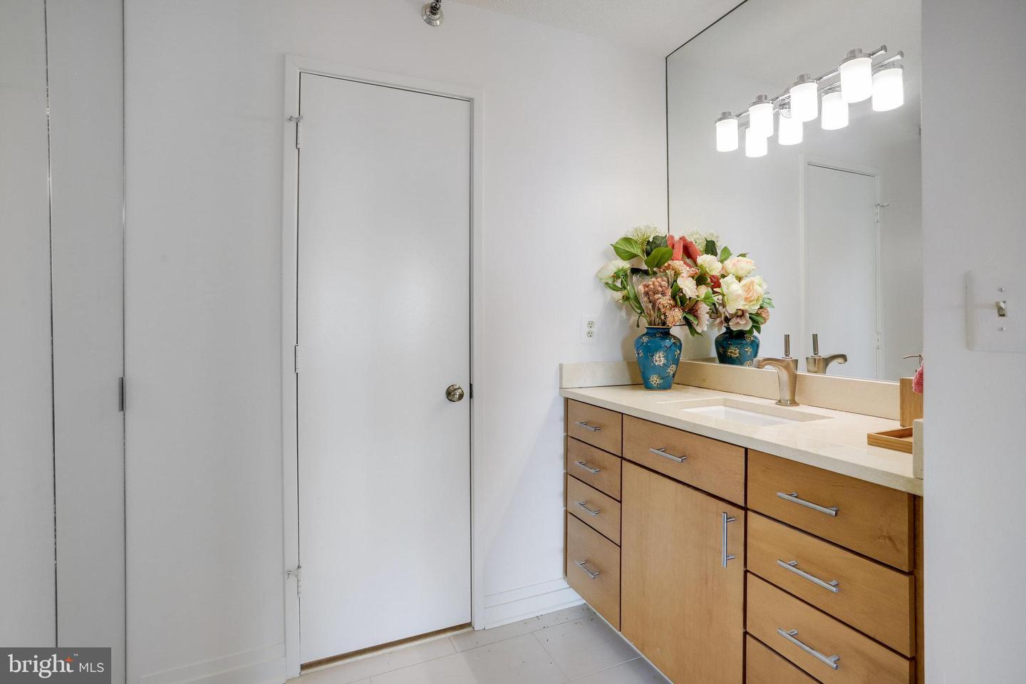 900 STAFFORD ST N #2222, ARLINGTON, Virginia 22203, 2 Bedrooms Bedrooms, ,2 BathroomsBathrooms,Residential,For sale,900 STAFFORD ST N #2222,VAAR2056728 MLS # VAAR2056728
