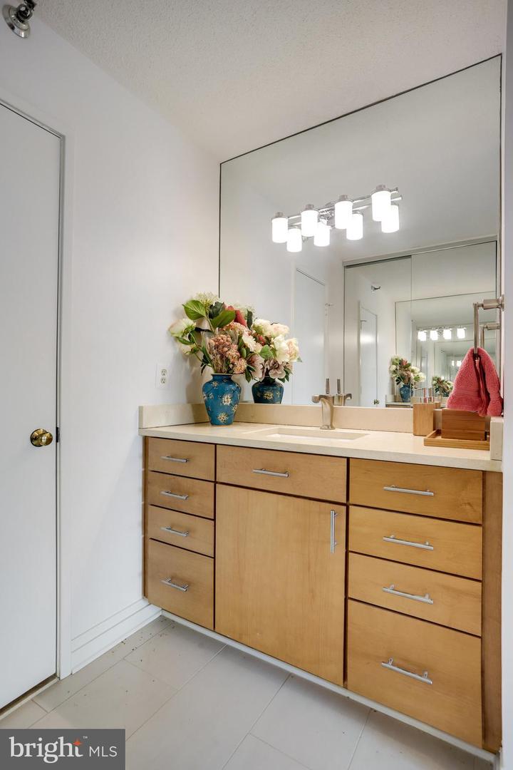 900 STAFFORD ST N #2222, ARLINGTON, Virginia 22203, 2 Bedrooms Bedrooms, ,2 BathroomsBathrooms,Residential,For sale,900 STAFFORD ST N #2222,VAAR2056728 MLS # VAAR2056728