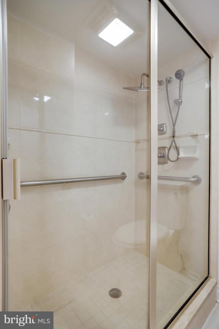 900 STAFFORD ST N #2222, ARLINGTON, Virginia 22203, 2 Bedrooms Bedrooms, ,2 BathroomsBathrooms,Residential,For sale,900 STAFFORD ST N #2222,VAAR2056728 MLS # VAAR2056728